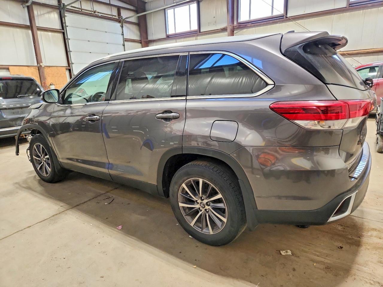 2019 Toyota Highlander Se - zdjęcie 2