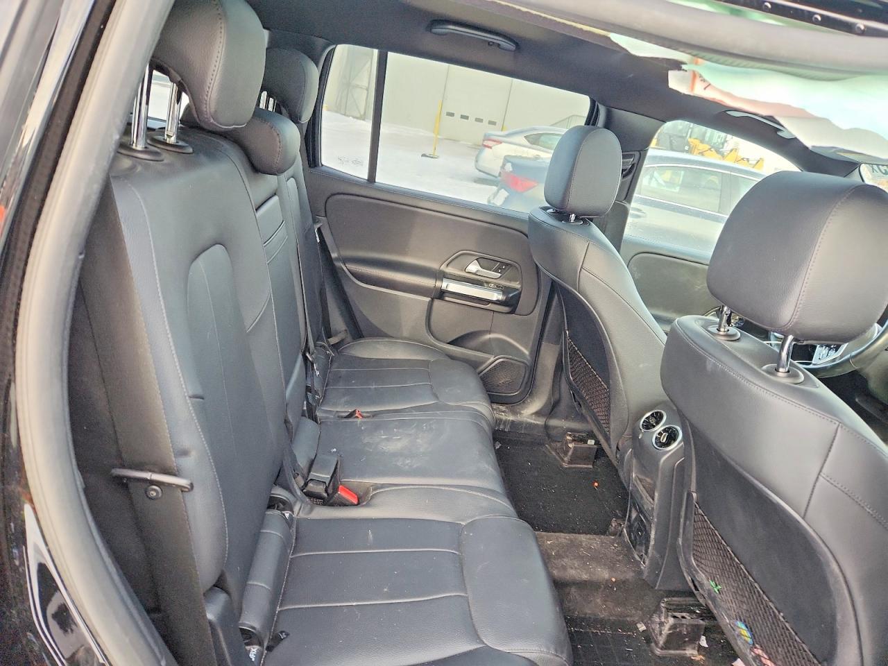 2022 Mercedes-Benz Truck Glb250 4Dr Awd - zdjęcie 10