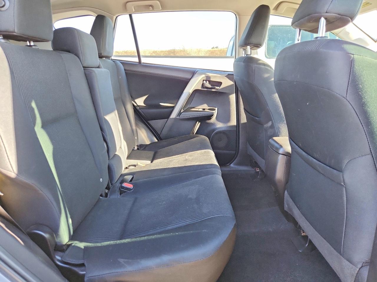 2016 Toyota Rav4 Le - zdjęcie 11