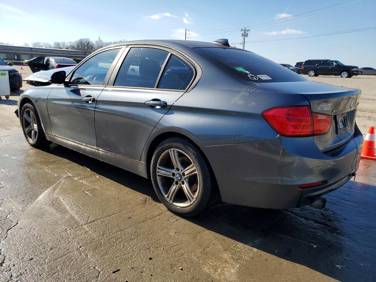 2014 BMW 320 I xDrive - zdjęcie 2