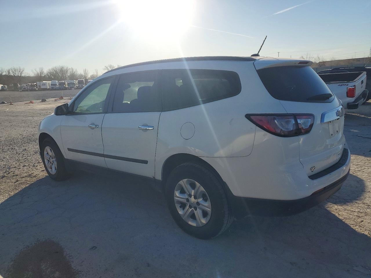 2013 Chevrolet Traverse Ls - zdjęcie 2