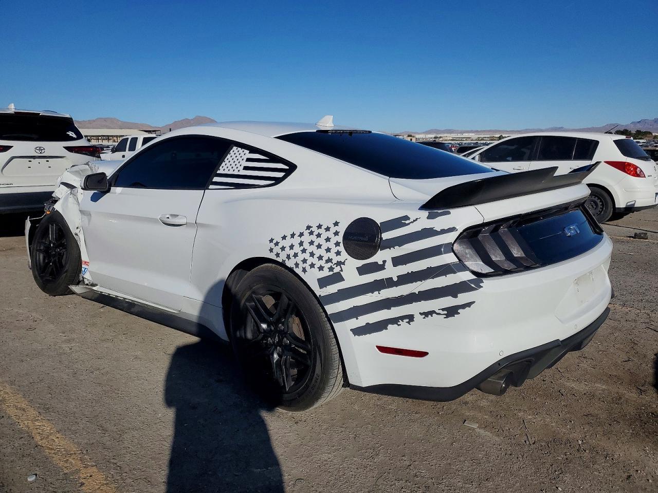 2022 Ford Mustang Gt - zdjęcie 2