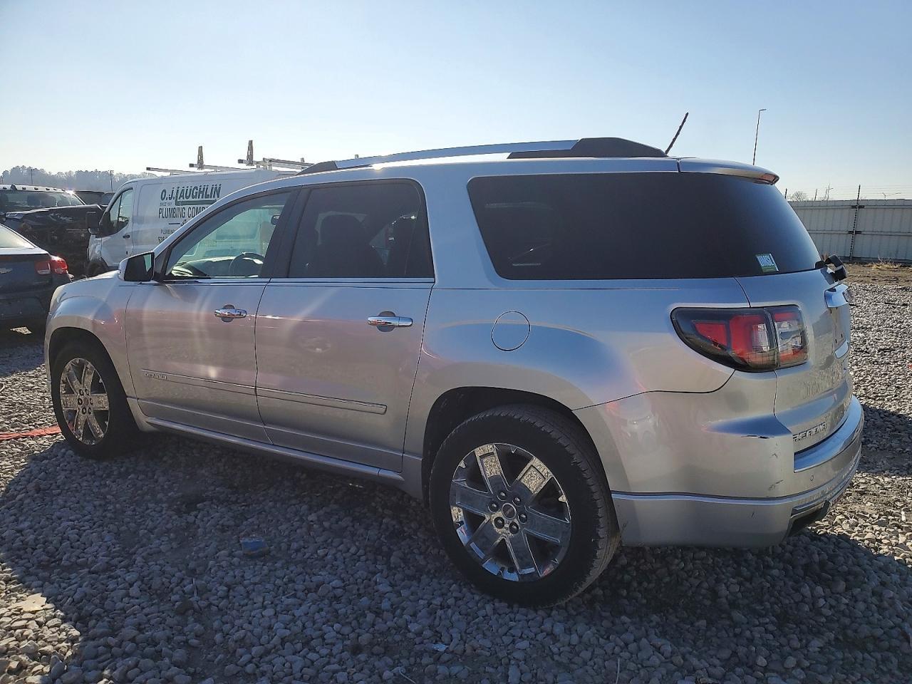 2015 GMC Acadia Denali - zdjęcie 2