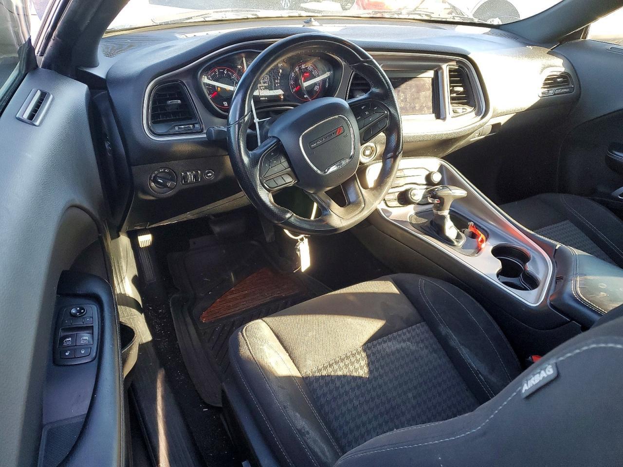 2021 Dodge Challenger Sxt - zdjęcie 8