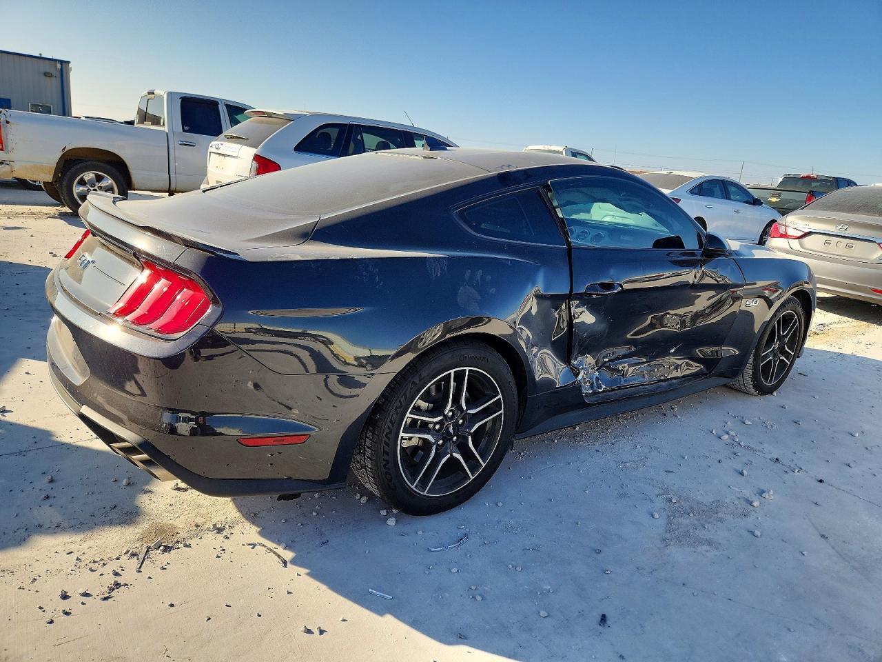 2023 Ford Mustang Gt - zdjęcie 3