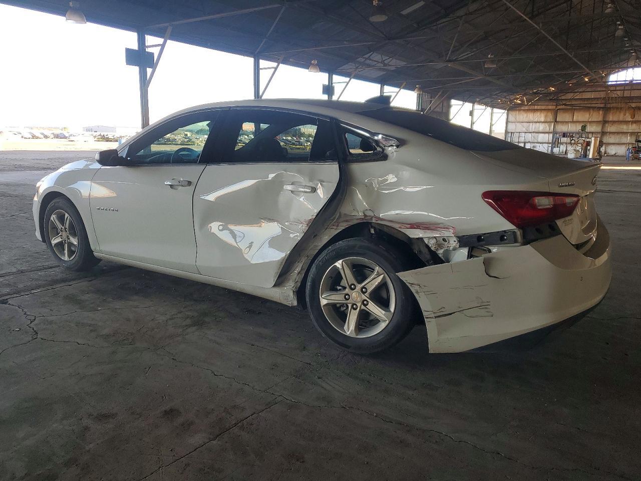 2024 Chevrolet Malibu Ls - zdjęcie 2