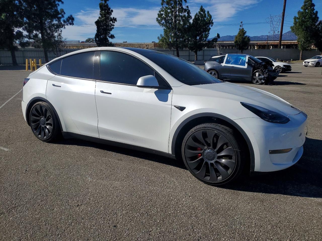 2022 Tesla Model Y - zdjęcie 4