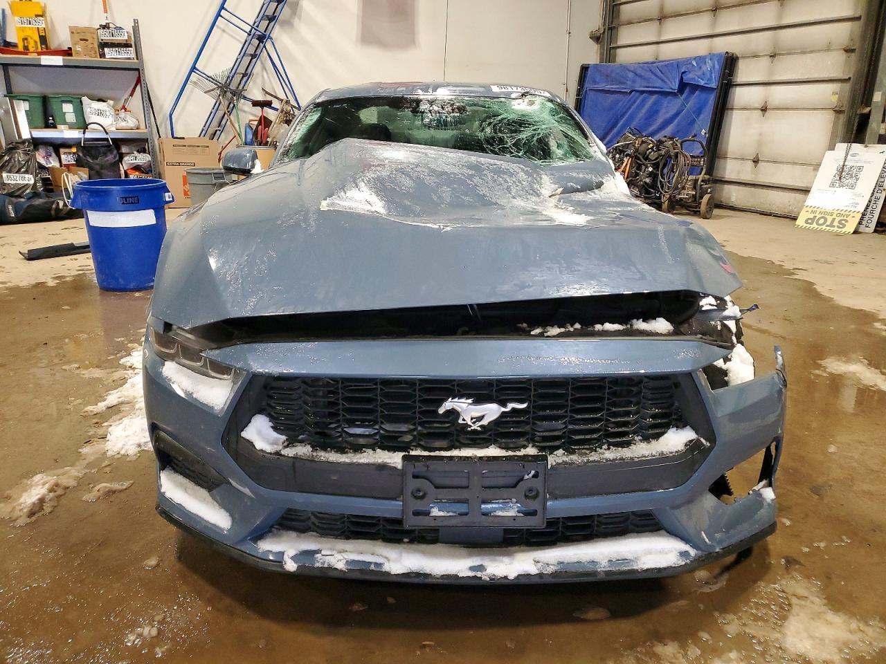 2024 Ford Mustang - zdjęcie 5