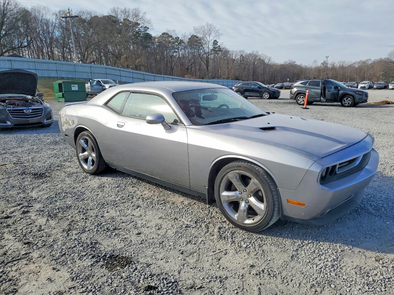 2014 Dodge Challenger Sxt - zdjęcie 4