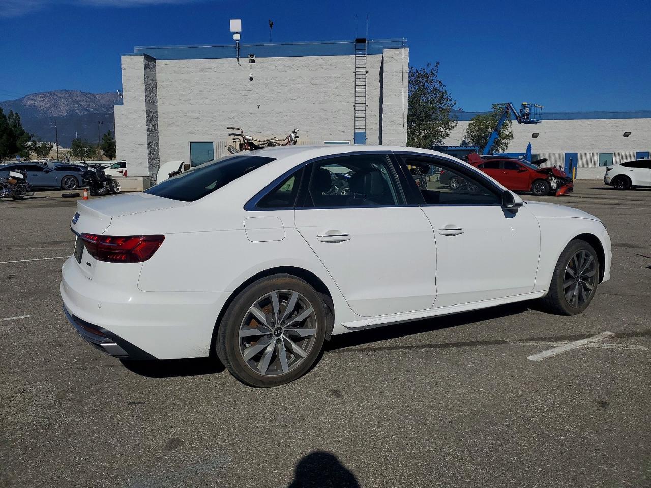 2022 Audi A4 Premium 40 - zdjęcie 3