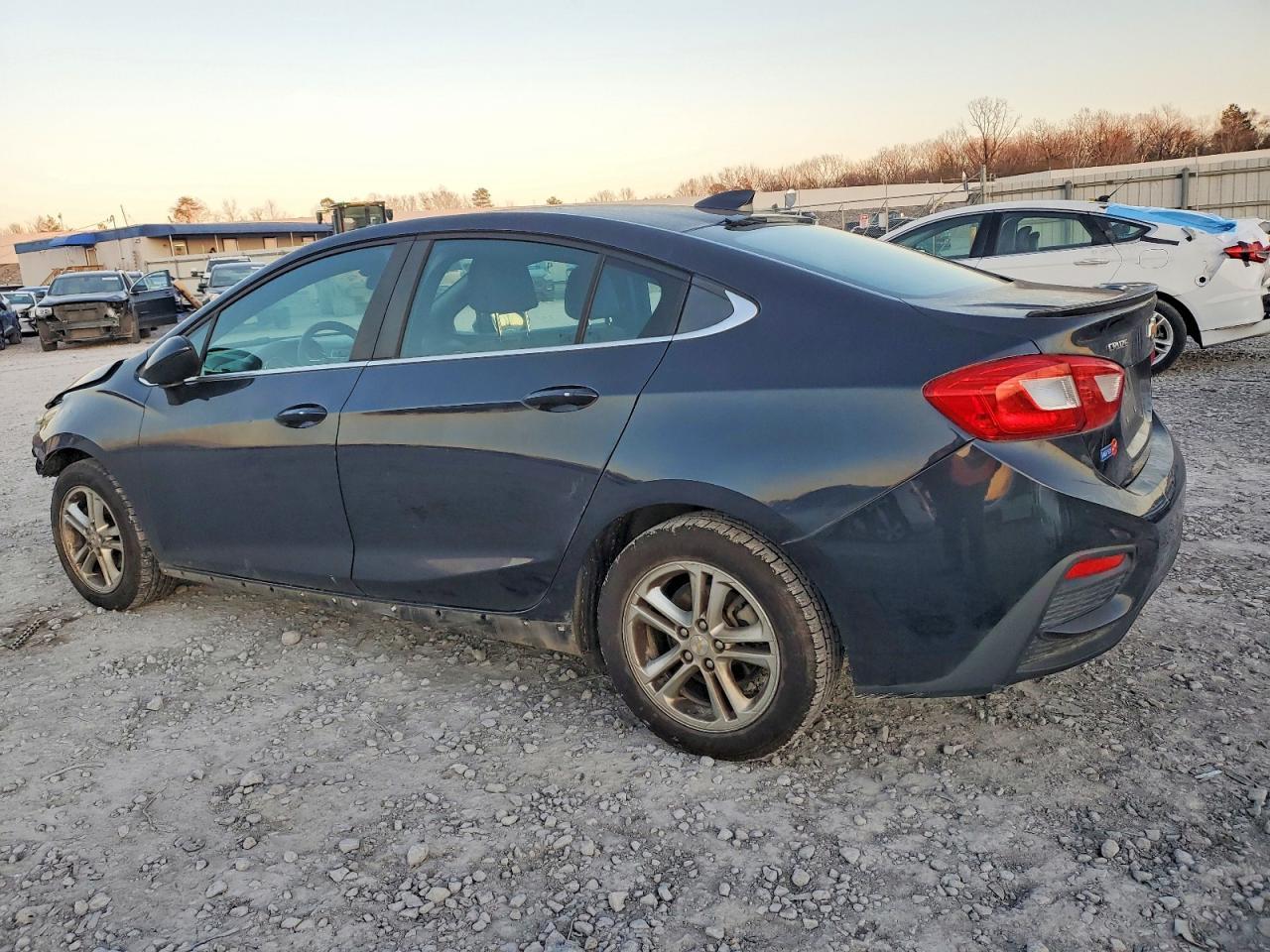 2016 Chevrolet Cruze Lt - zdjęcie 2