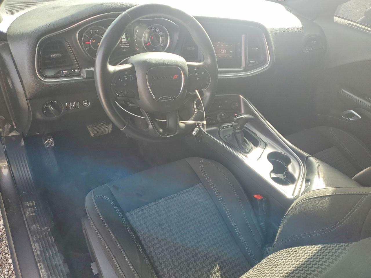 2016 Dodge Challenger Sxt - zdjęcie 8