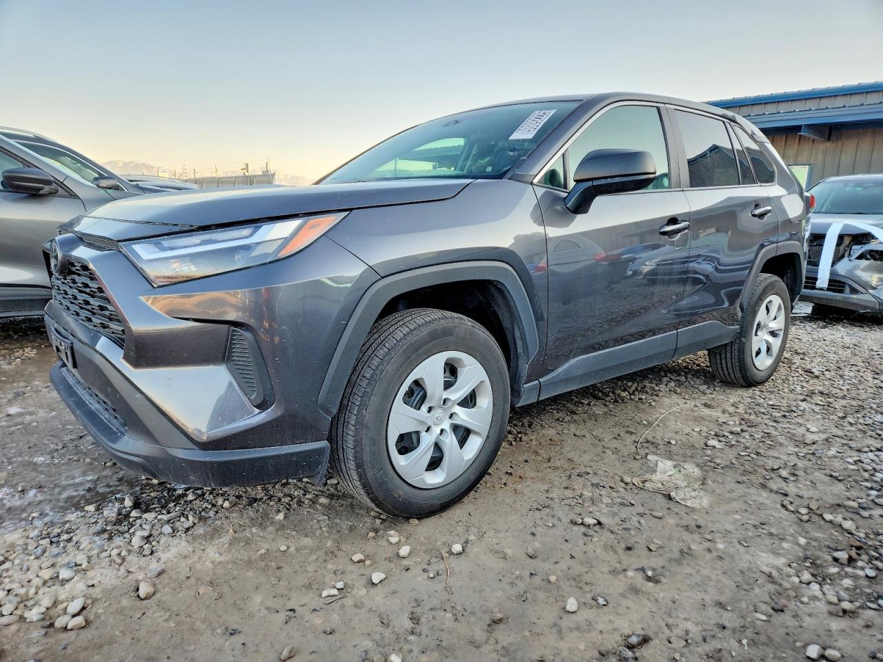 2024 Toyota Rav4 Le - zdjęcie główne