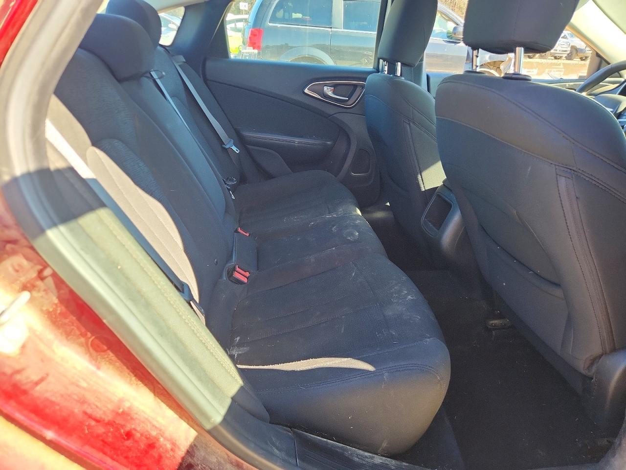 2016 Chrysler 200 Limited - zdjęcie 10