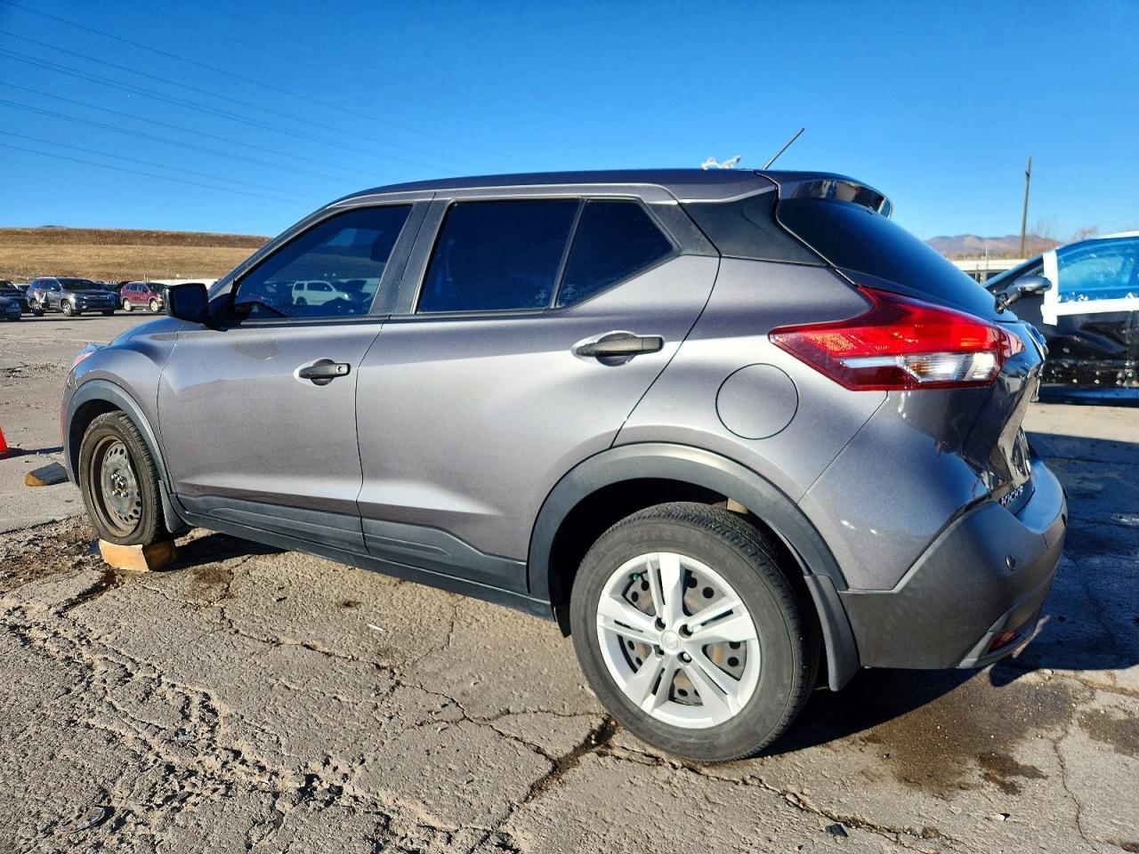 2020 Nissan Kicks S - zdjęcie 2