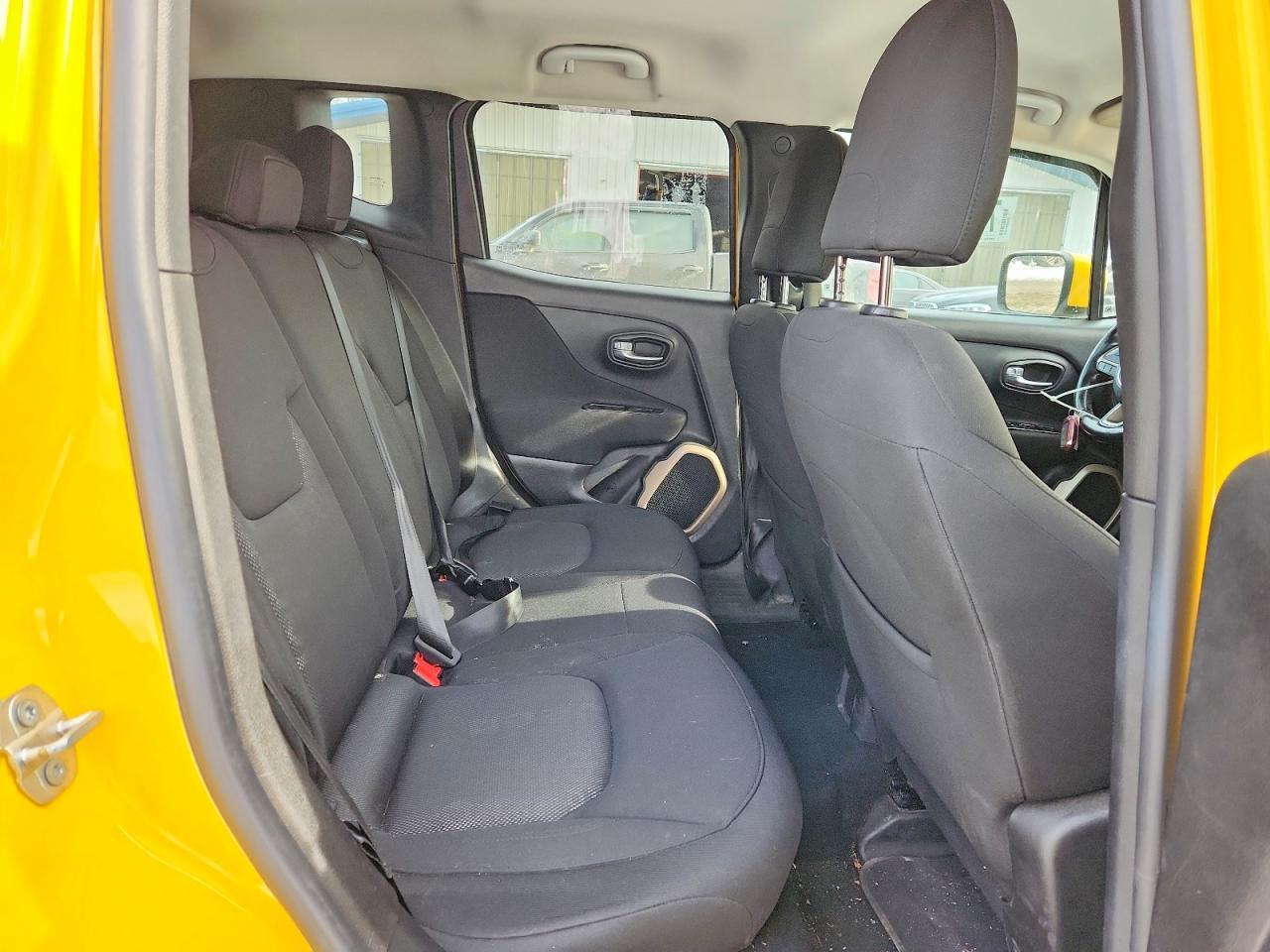 2016 Jeep Renegade Latitude - zdjęcie 10