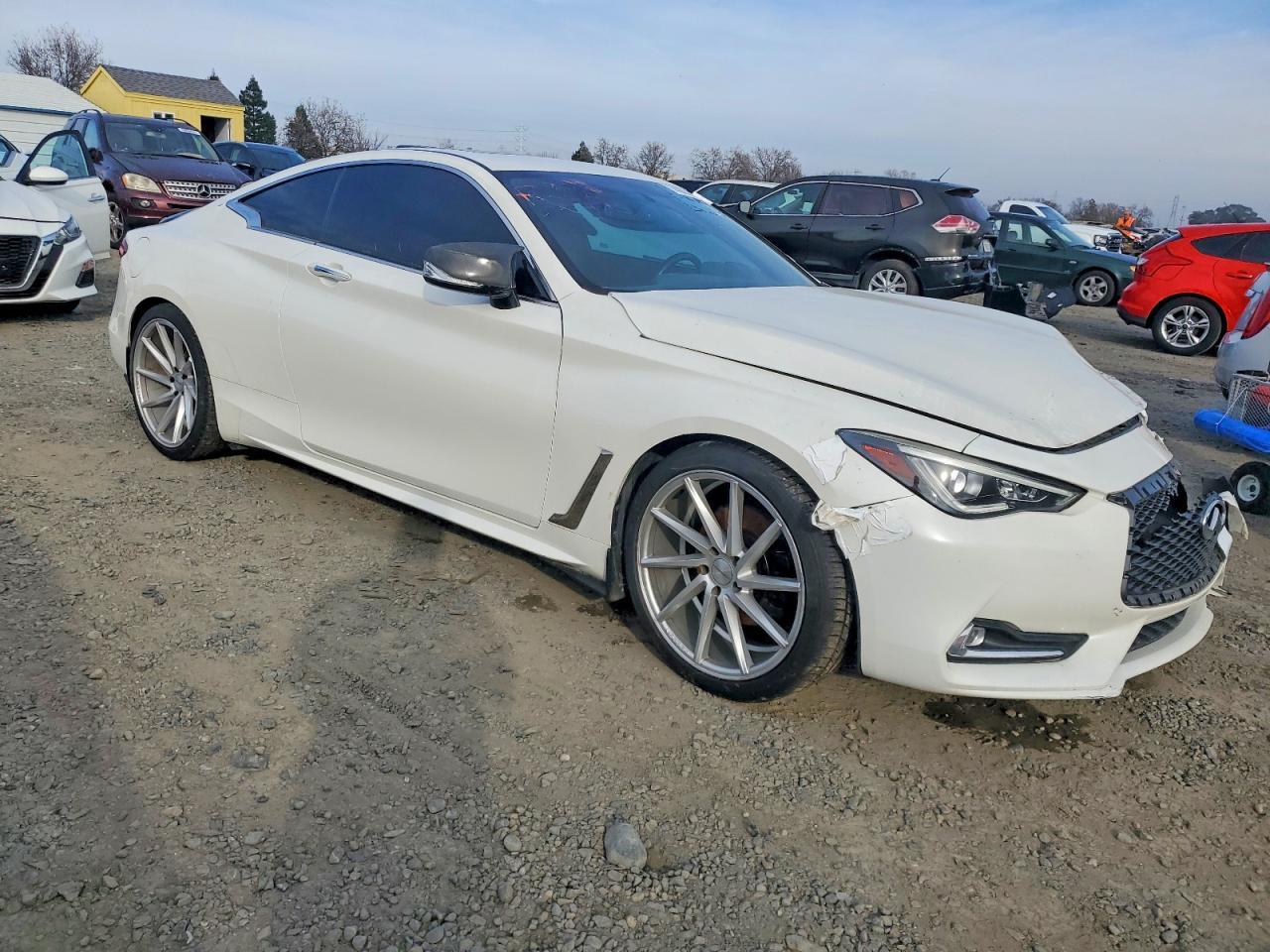 2017 Infiniti Q60 Premium - zdjęcie 4