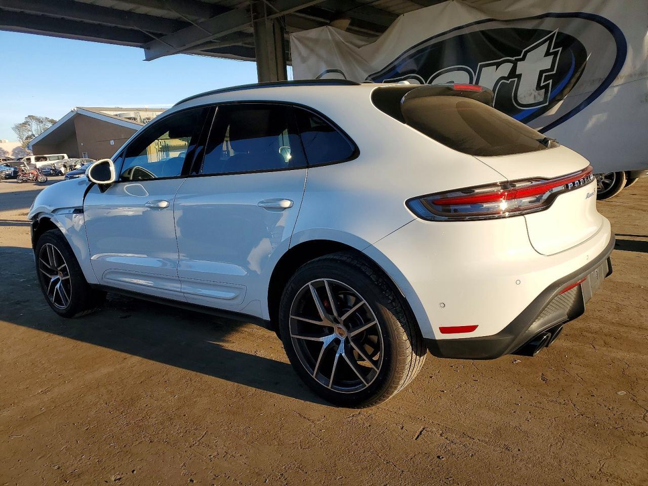 2022 Porsche Macan S - zdjęcie 2