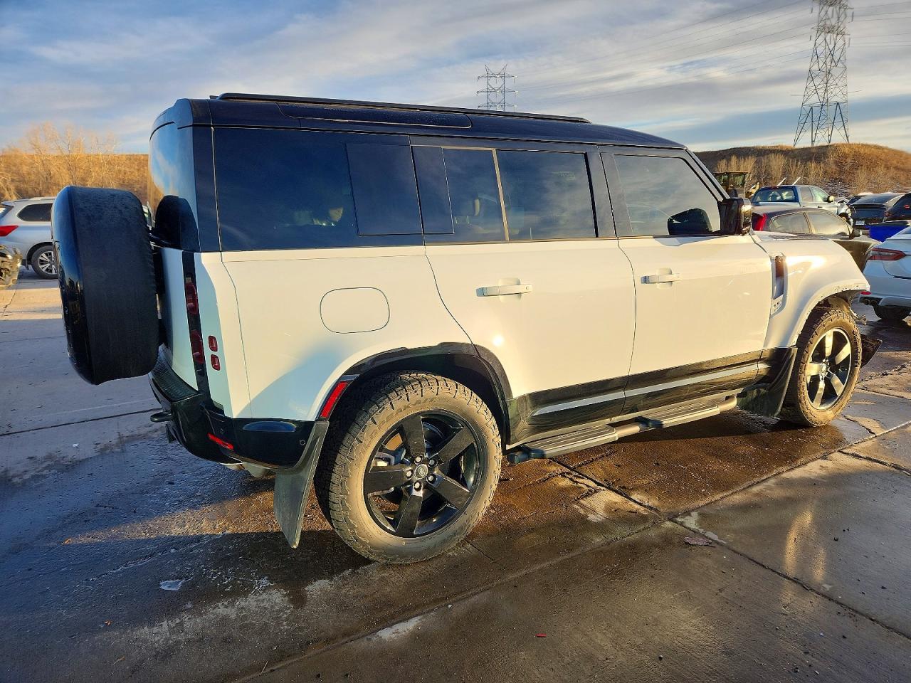 2025 Land Rover Defender 110 X-Dynamic Se - zdjęcie 3