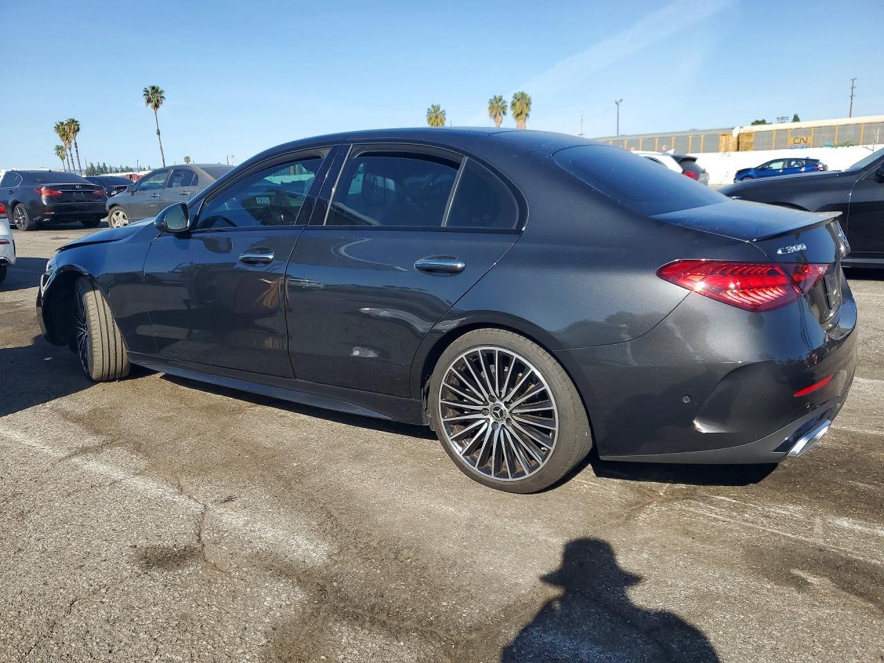 2023 Mercedes-Benz C 300 - zdjęcie 2