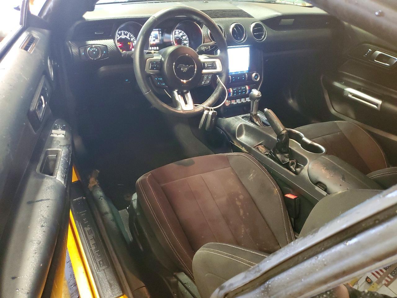 2022 Ford Mustang - zdjęcie 8