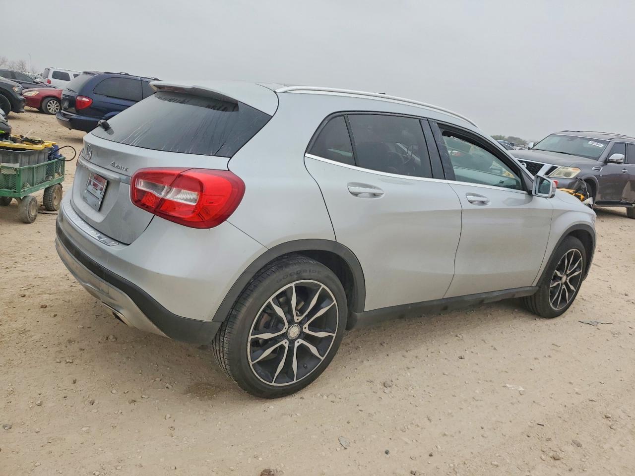 2015 Mercedes-Benz Gla 250 4Matic - zdjęcie 3