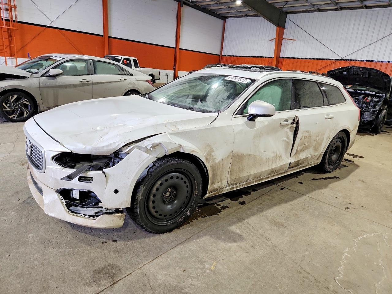 2019 Volvo V90 T6 R-Design - zdjęcie główne