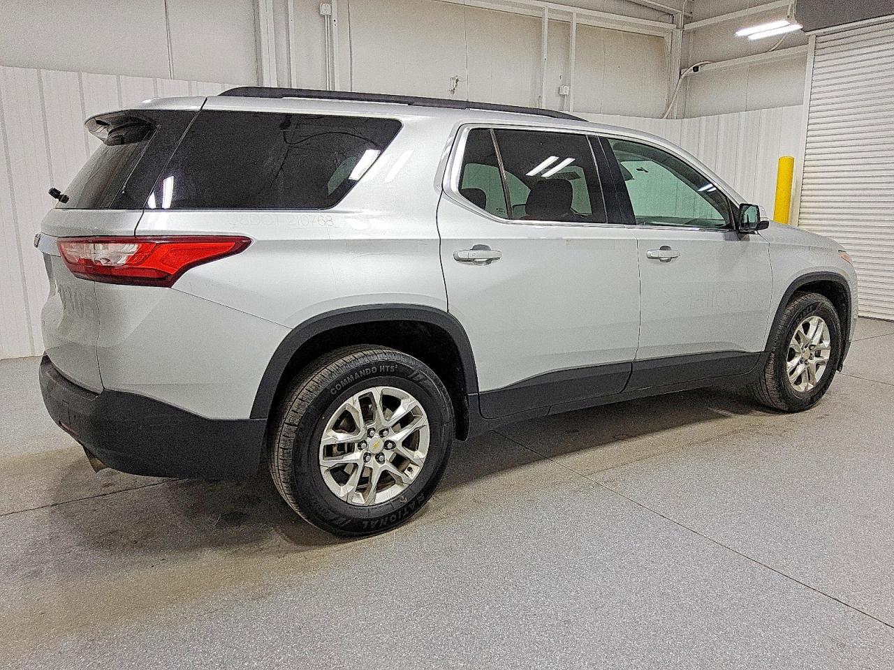 2020 Chevrolet Traverse Lt - zdjęcie 3