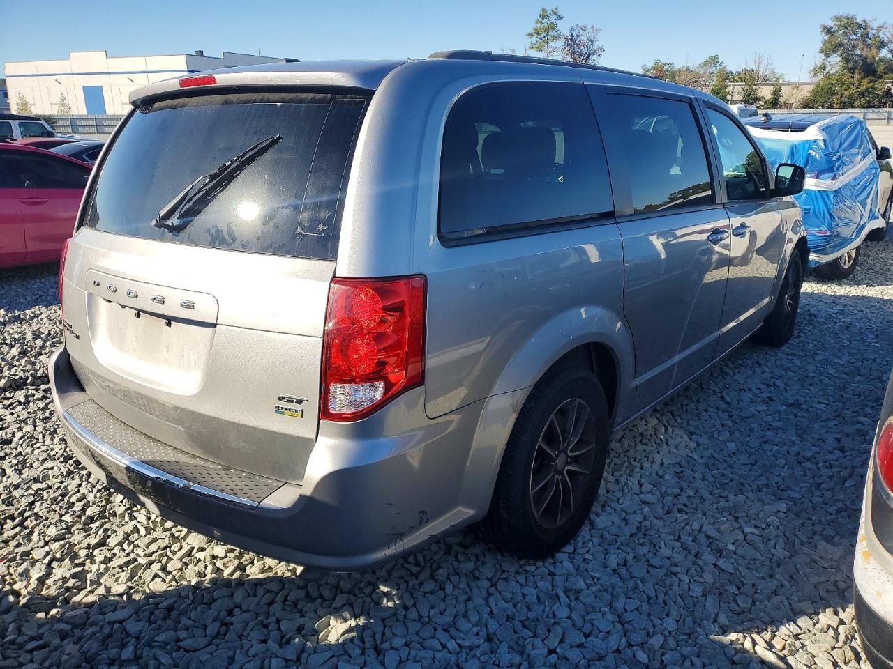2019 Dodge Grand Caravan Gt - zdjęcie 3