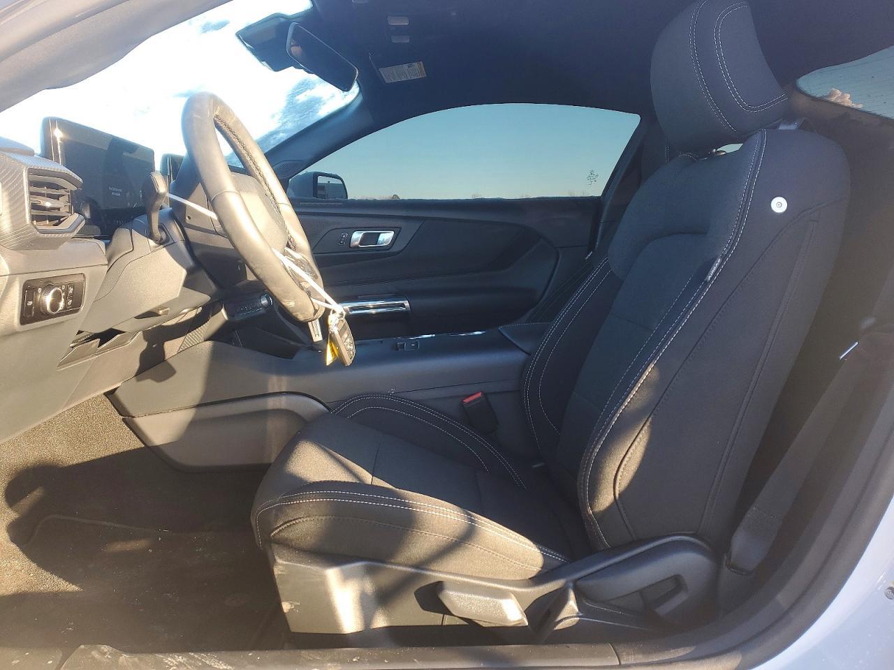 2024 Ford Mustang - zdjęcie 7