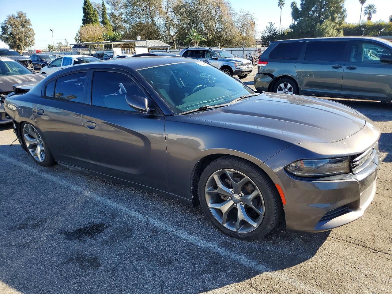 2016 Dodge Charger Sxt - zdjęcie 4