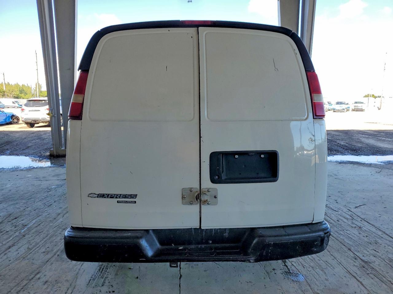 2013 Chevrolet Express G2500 - zdjęcie 6