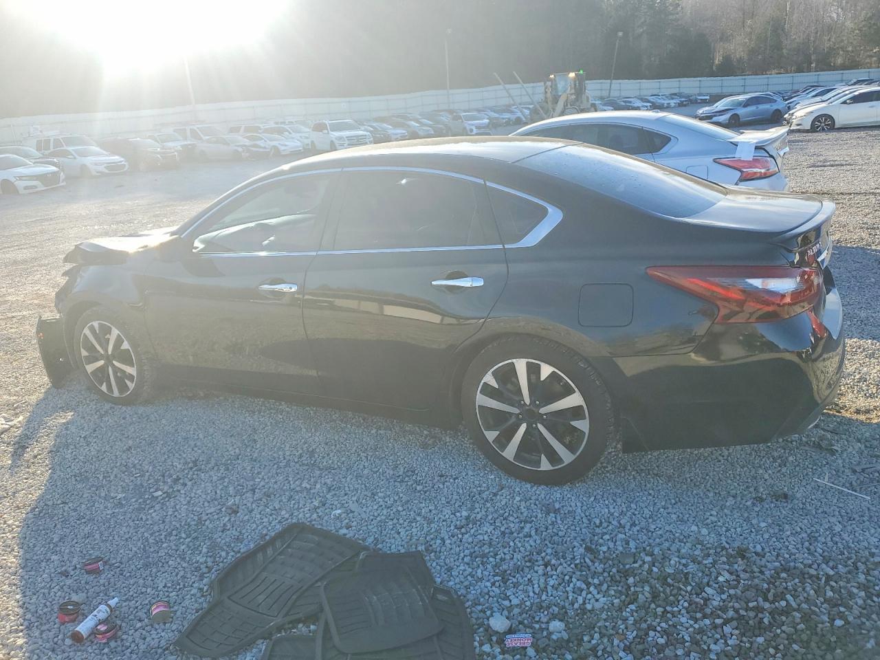 2018 Nissan Altima 2.5 - zdjęcie 2