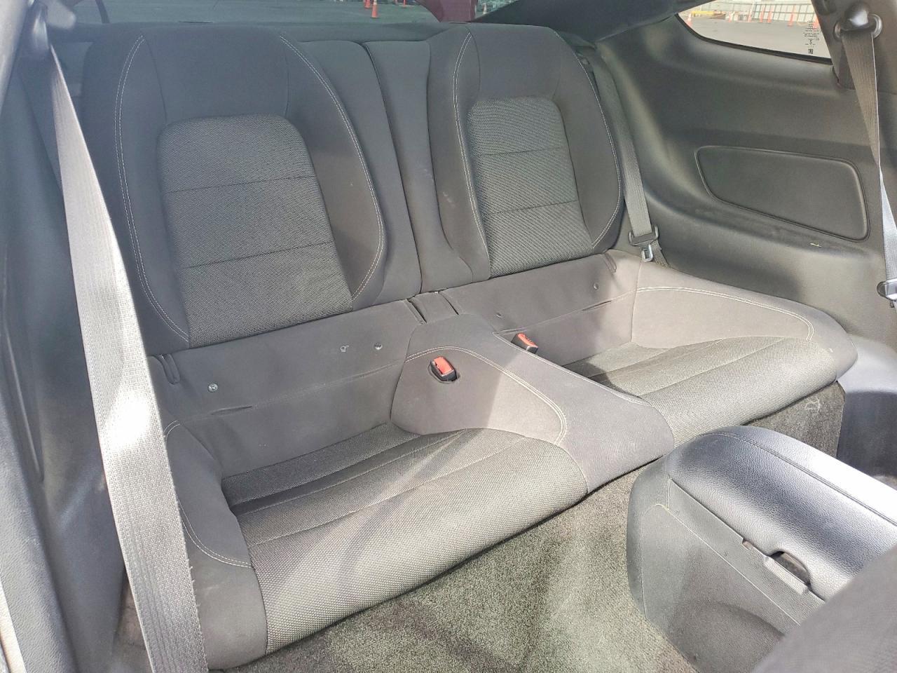 2017 Ford Mustang - zdjęcie 10