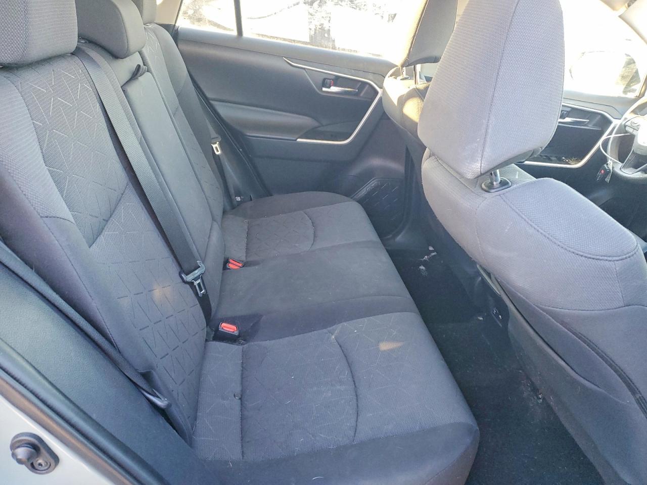 2021 Toyota Rav4 Xle - zdjęcie 11