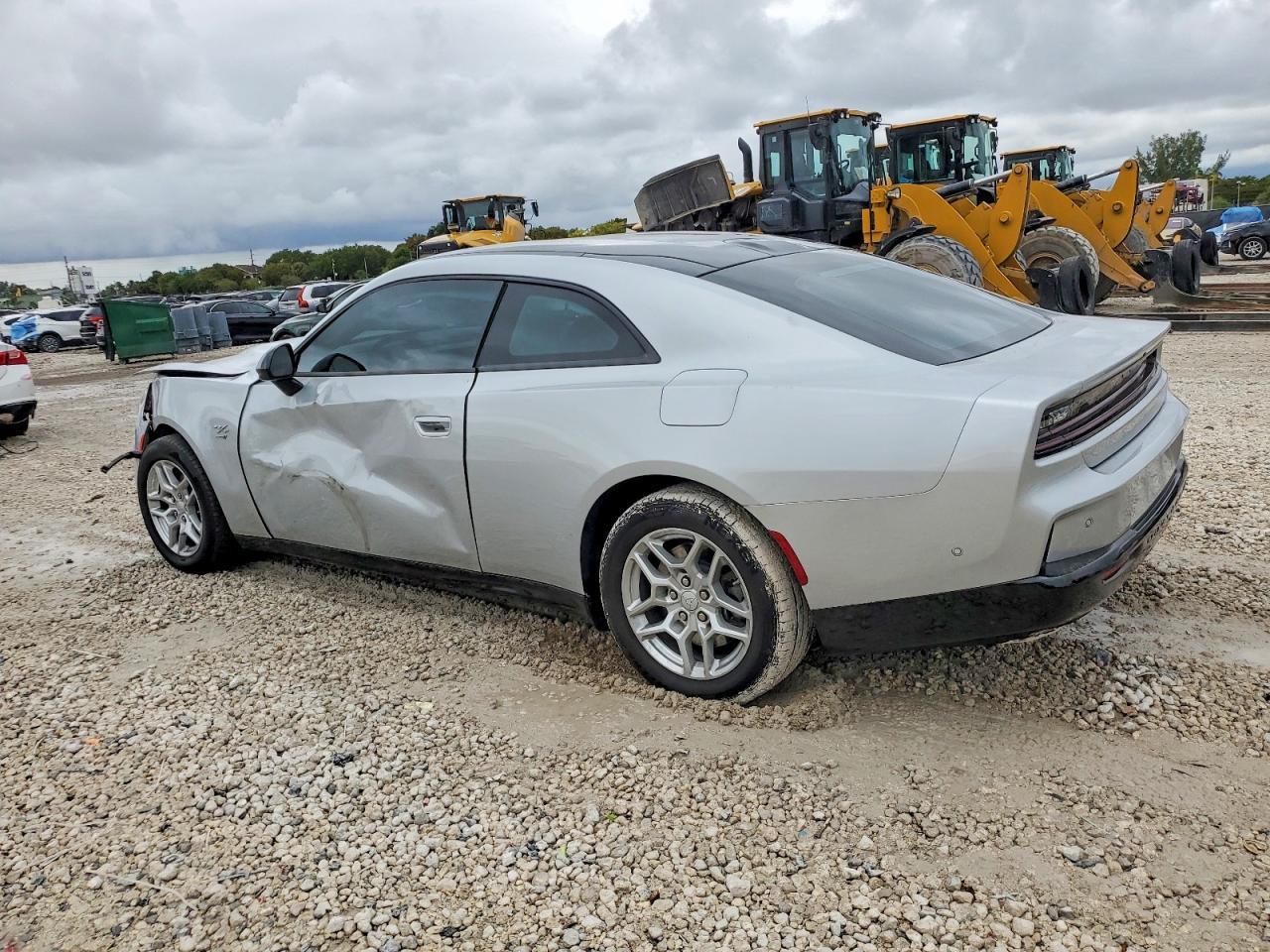 2025 Dodge Charger Daytona R - zdjęcie 2