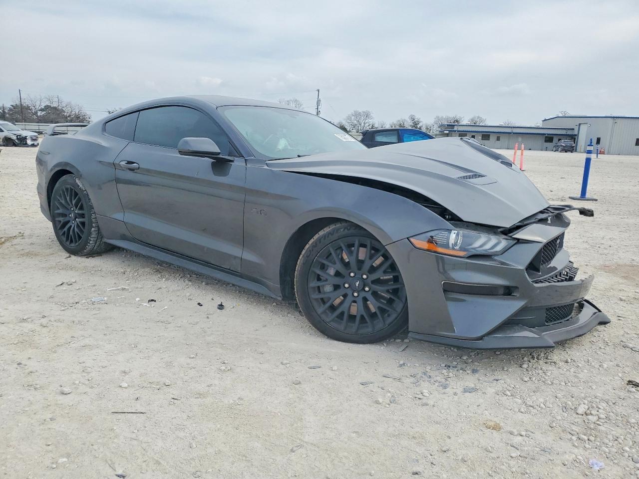 2020 Ford Mustang Gt - zdjęcie 4