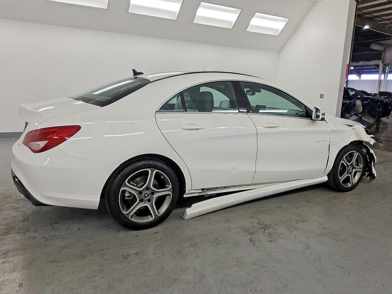 2019 Mercedes-Benz Cla 250 - zdjęcie 3