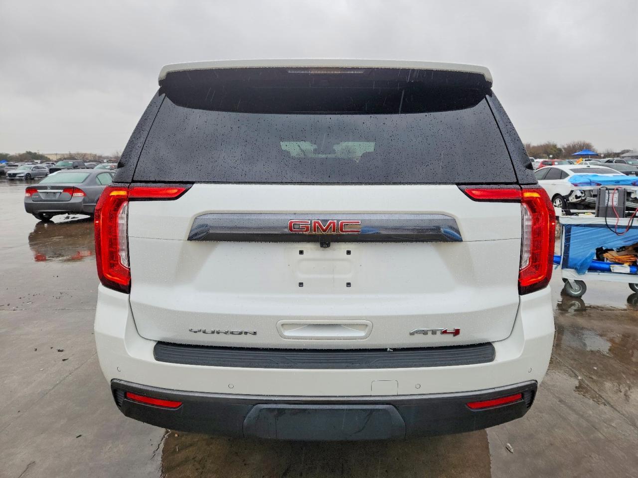 2023 GMC Yukon At4 - zdjęcie 6