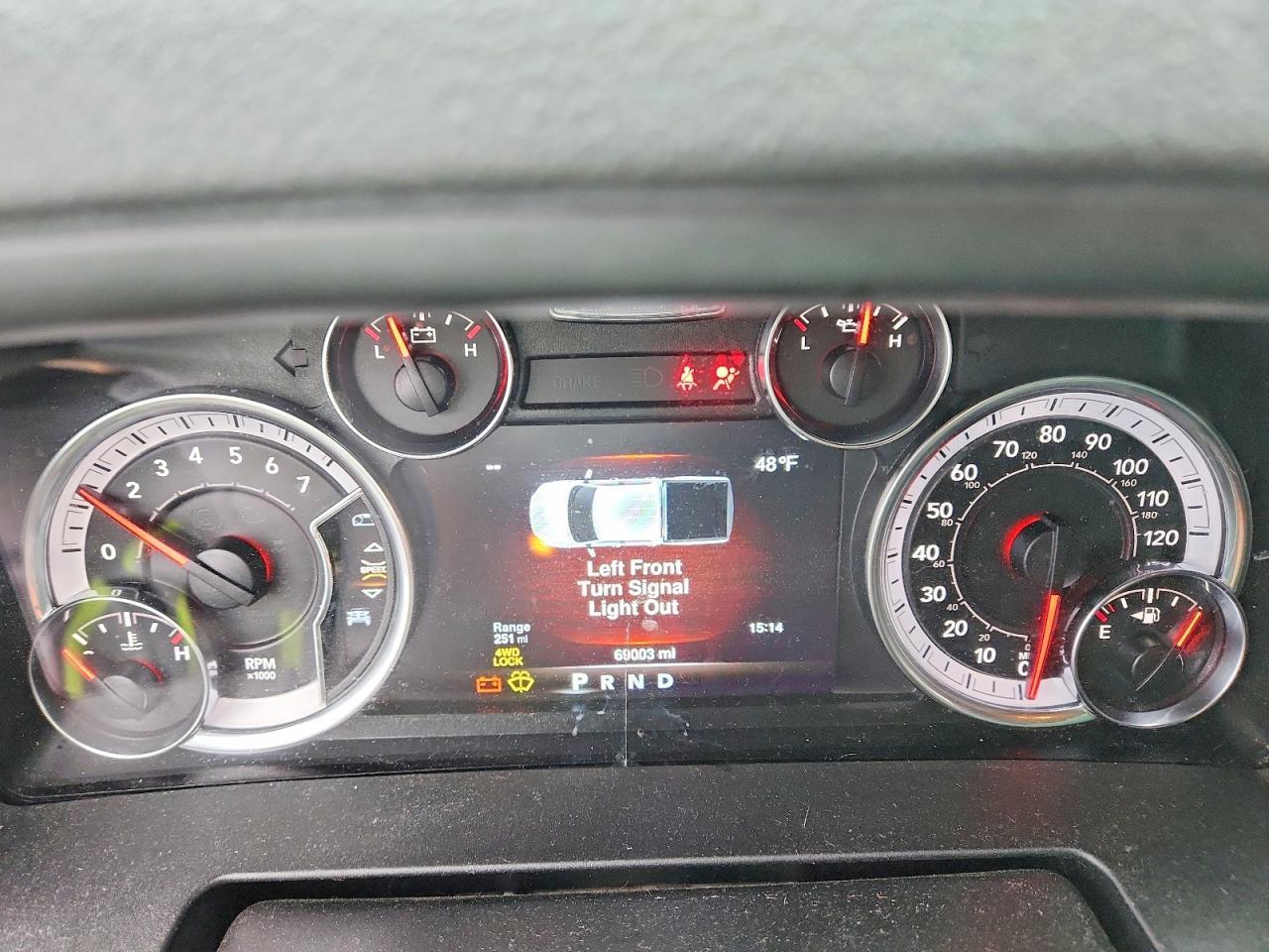 2021 Ram 1500 Classic Slt - zdjęcie 9