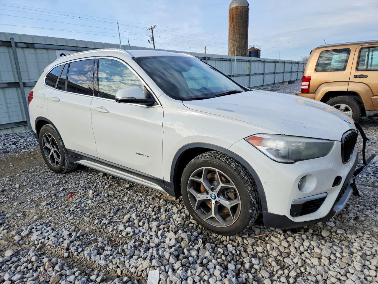 2017 BMW X1 xDrive28I - zdjęcie 4