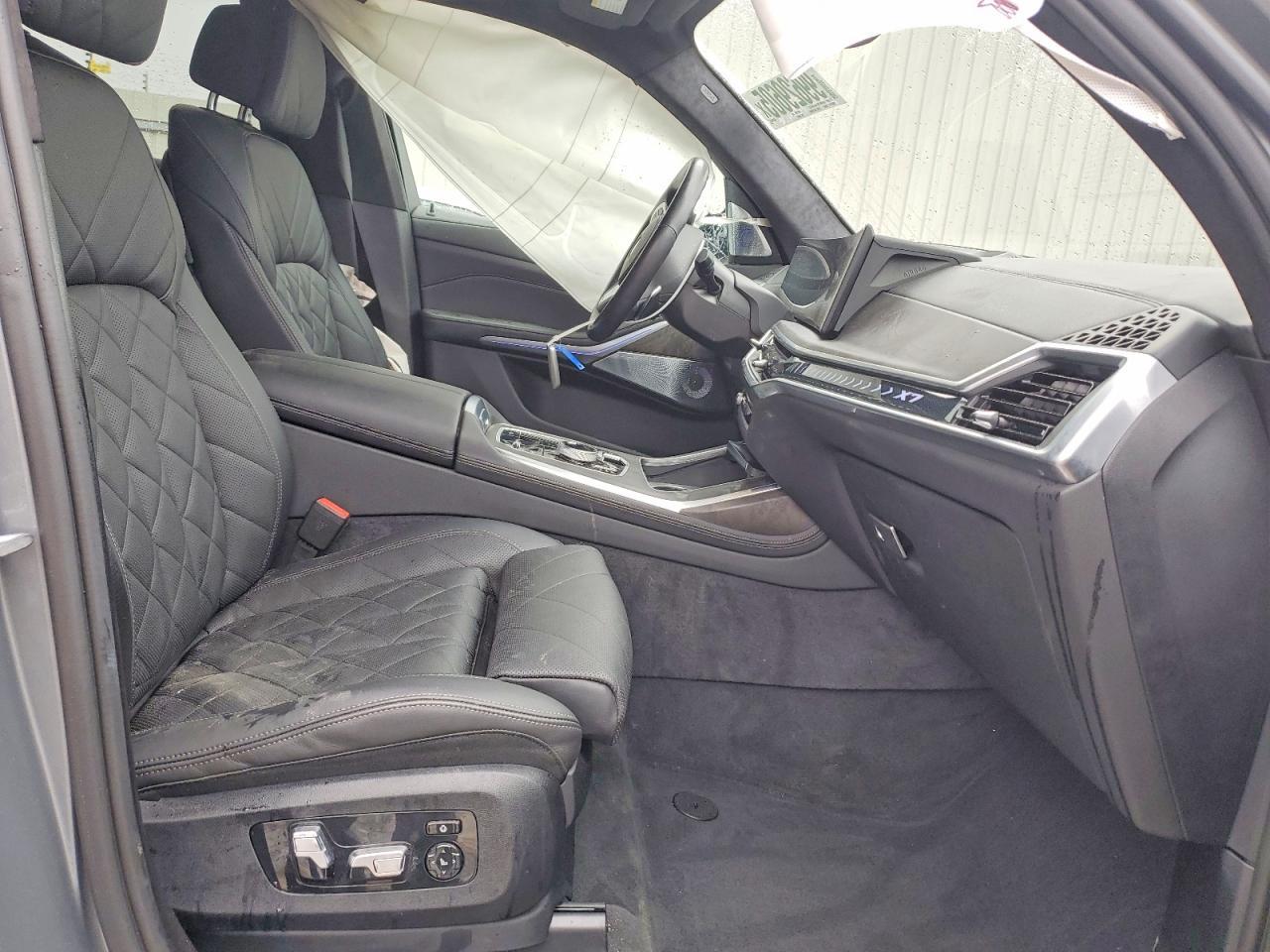 2024 BMW X7 xDrive40I - zdjęcie 7