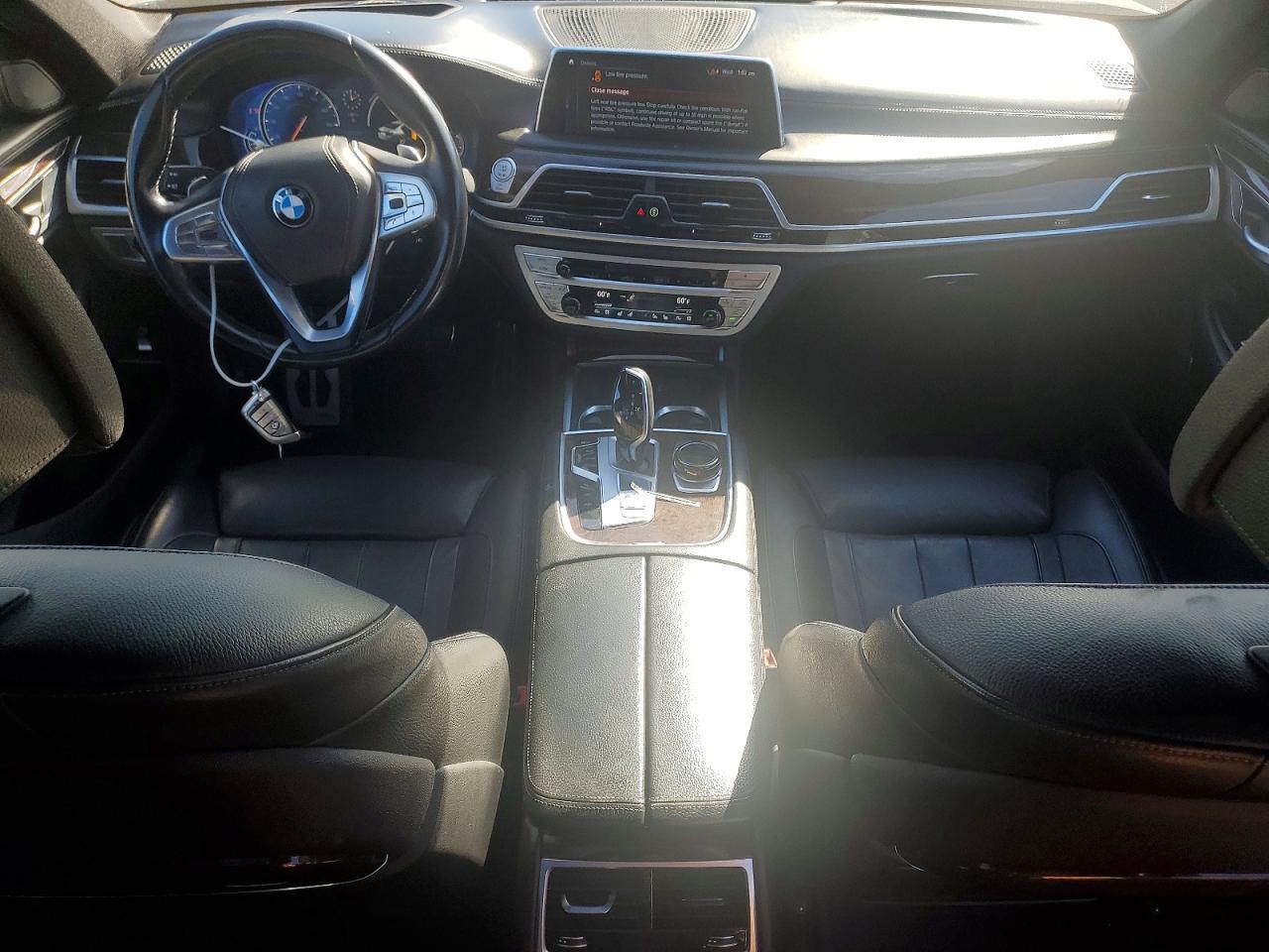 2019 BMW 740 I - zdjęcie 8