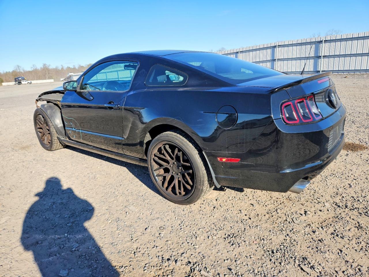 2013 Ford Mustang - zdjęcie 2