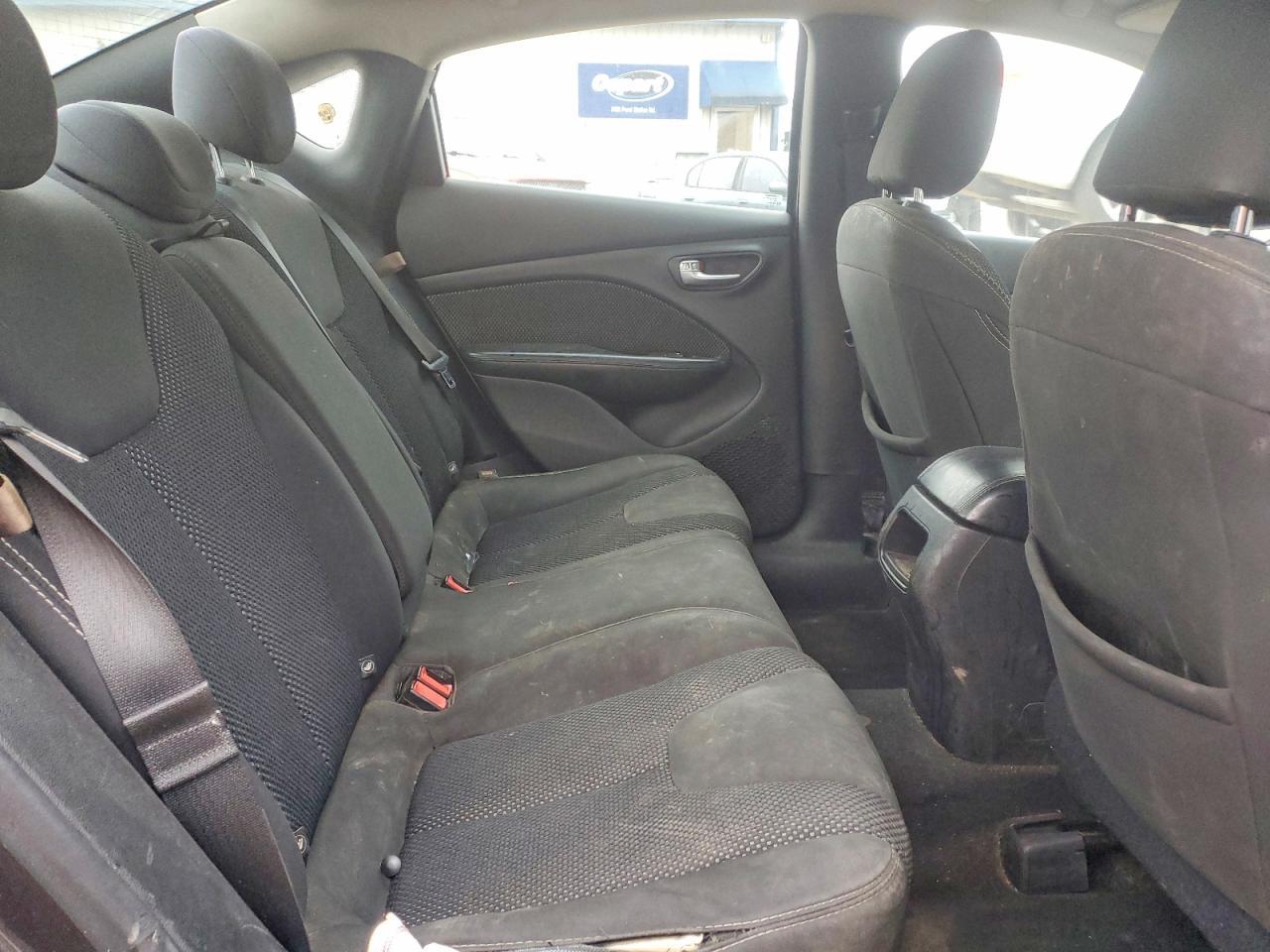 2016 Dodge Dart Sxt - zdjęcie 10