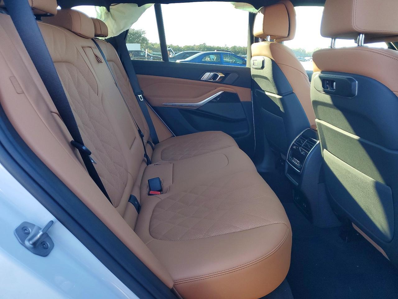 2026 BMW X5 xDrive40I - zdjęcie 11