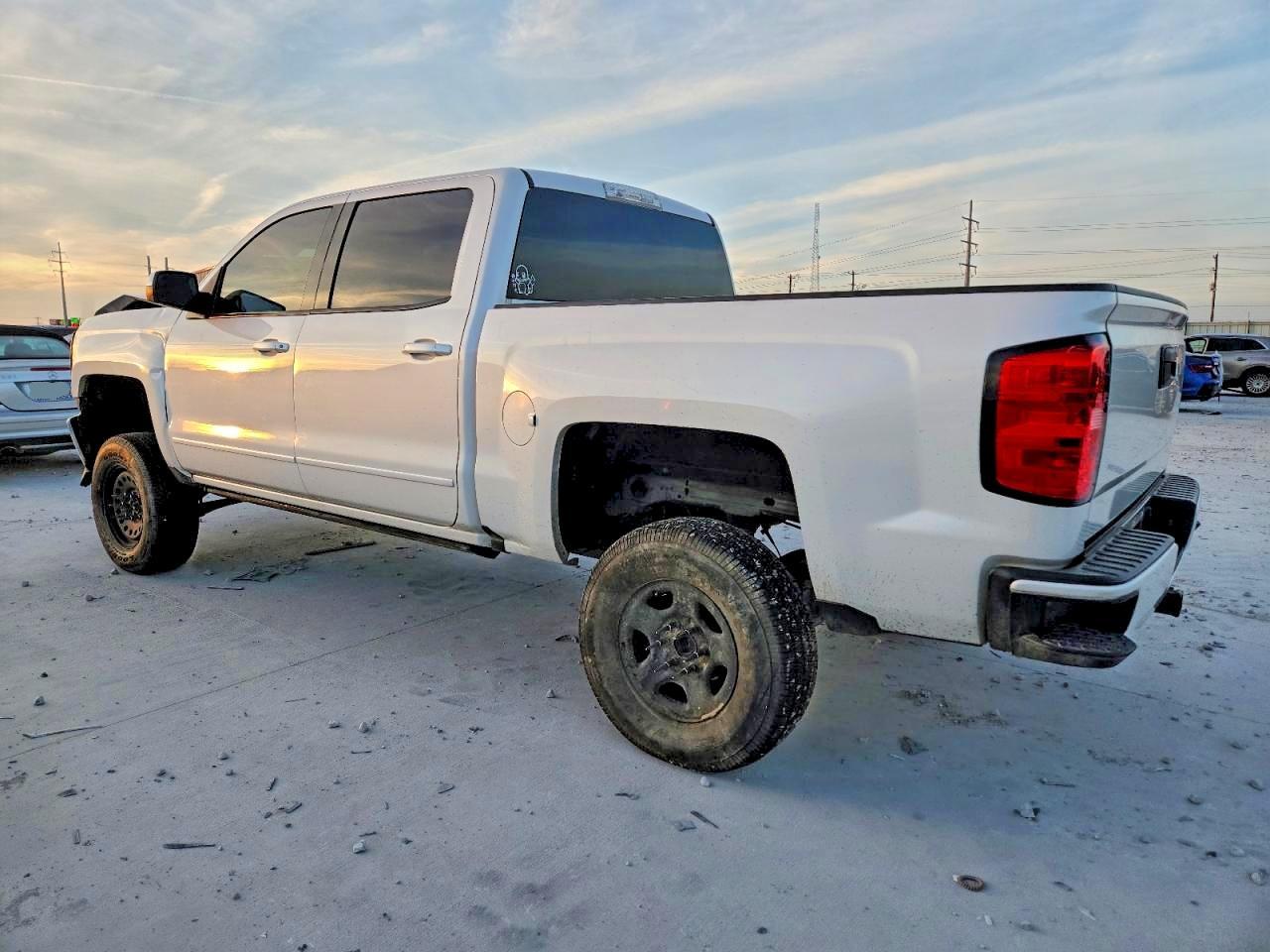 2017 Chevrolet Silverado K1500 Lt - zdjęcie 2