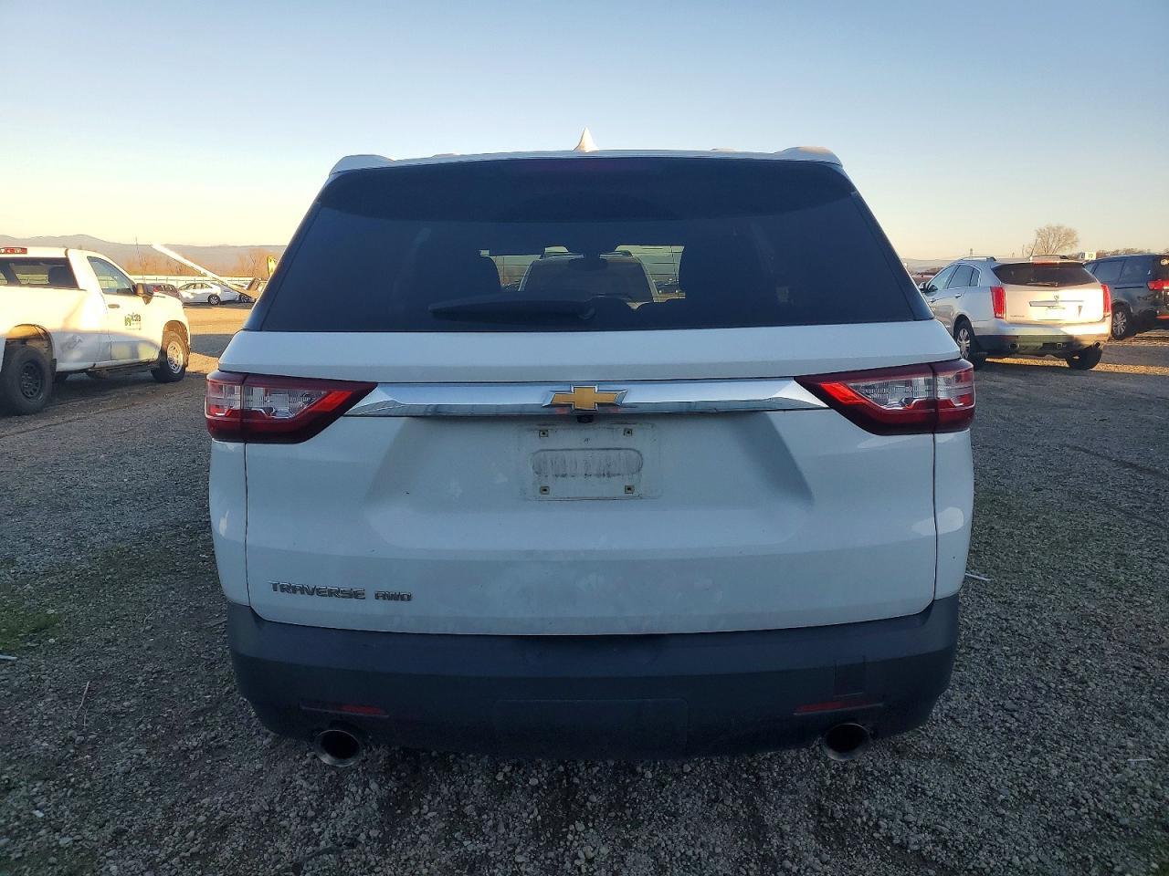 2021 Chevrolet Traverse Ls - zdjęcie 6