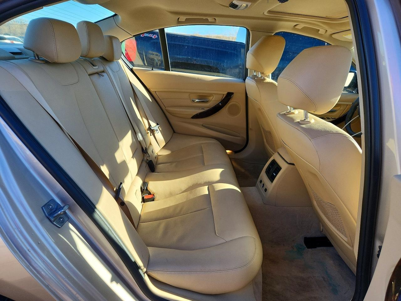 2014 BMW 328 Xi - zdjęcie 10