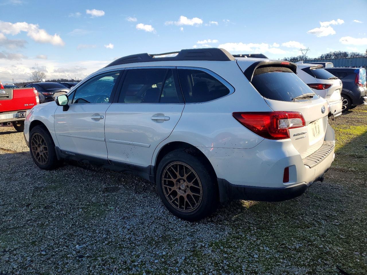 2015 Subaru Outback 3.6R Limited - zdjęcie 2